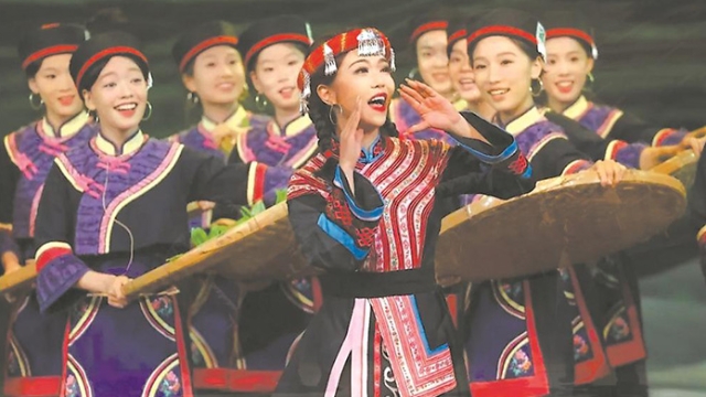 原創話劇《樹魂》在榕首演